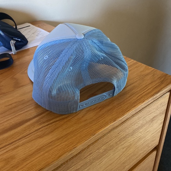 Trucker hat - Picture 2 of 3